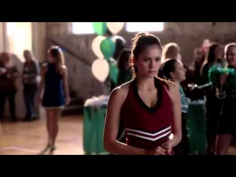 Vampire Diaries - 4x16 Elena bites a cheerleader - Bring It On