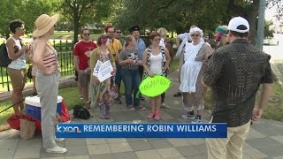 Central Texas comedians remember Robin Williams