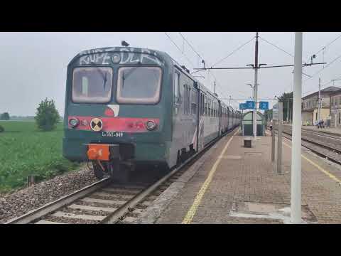 Regionale 10519 Brescia - Cremona alla stazione di Olmeneta