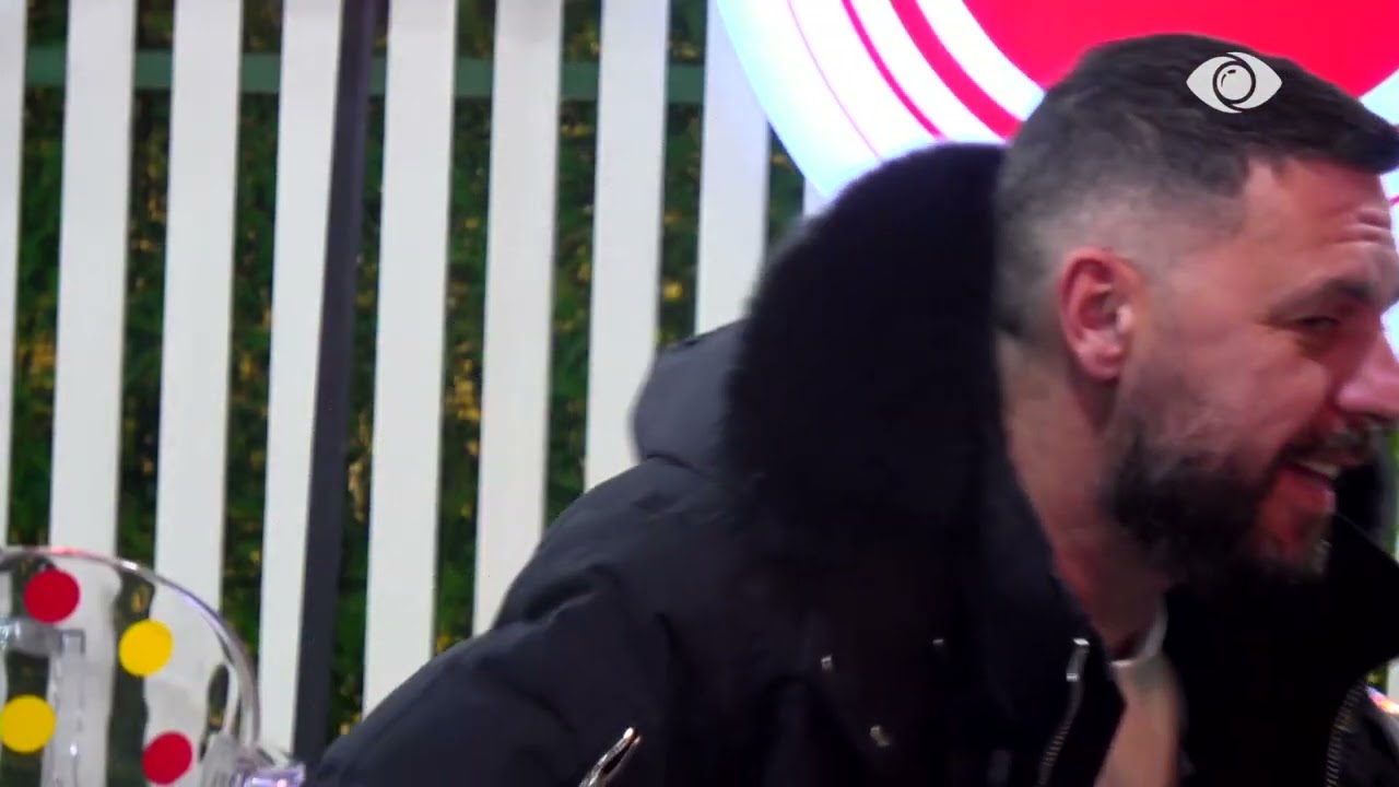 Brikena është Keijsi në versionin femër/ Stelina bisedon me banorët