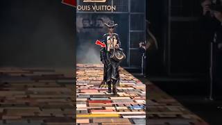 Download lagu Kalu Putics POPULAR OUTFIT At Louis Vuitton 🤯👕#kaluputics #kalu viral #outfit #fashion #instagram mp3