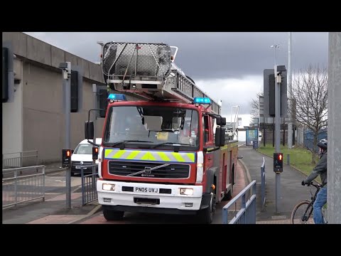 *RARE* Bolton Central Hydraulic Platform Responding - Greater Manchester Fire And Rescue Service