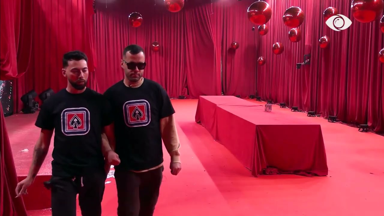 Unë po e sulmoj që t'a mbaj…/ Angelo bisedon me Stenaldon për Mal-in