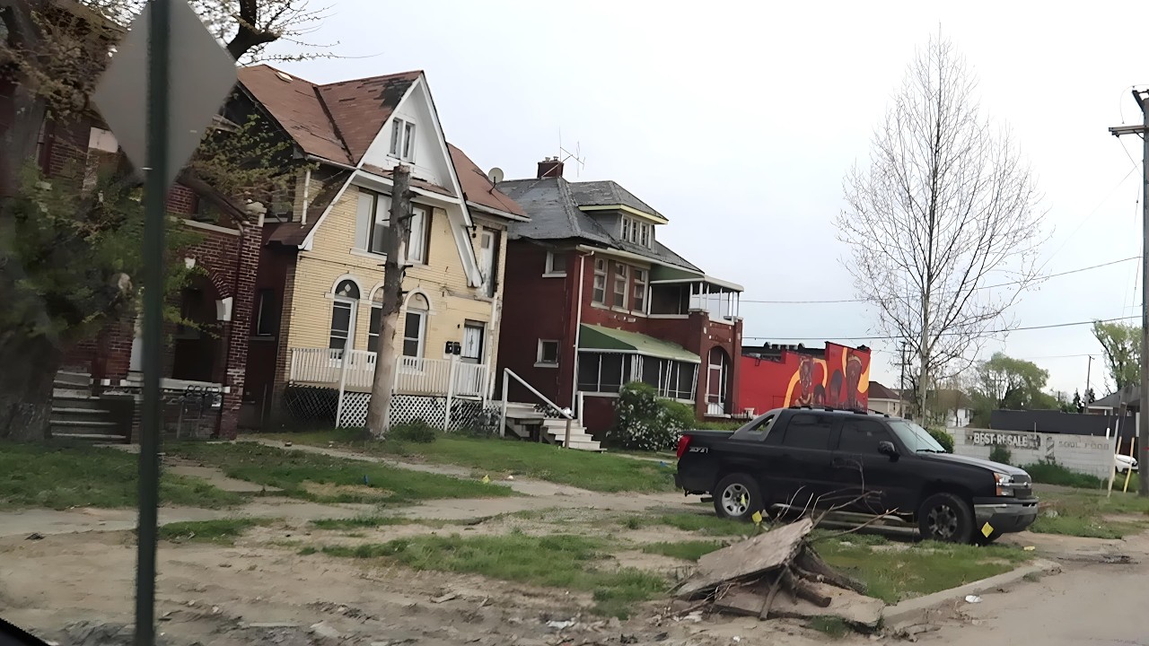 EXPLORING THE DANGEROUS STREETS OF DETROIT, MICHIGAN