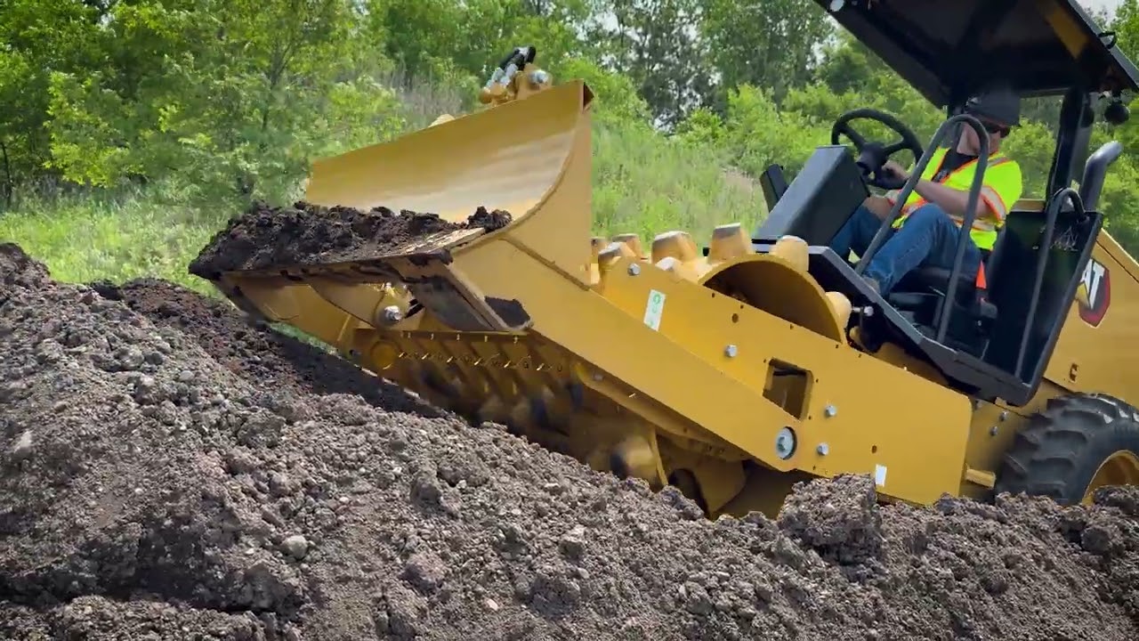 Compacteurs de sol vibrants Cat® CS5 et CP5