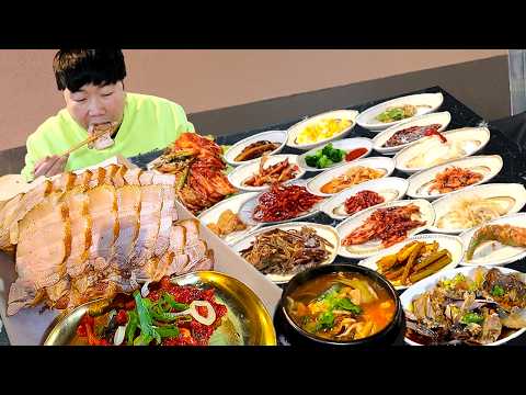 보쌈 시키면 반찬이 26개 나오는데 고기 추가하고 밥5개 묵고 닭개장 간장게장 또묵자..