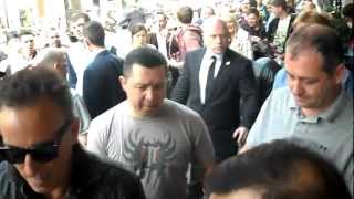 bruce springsteen  signing outside hotel  london july 15th 2012.MP4