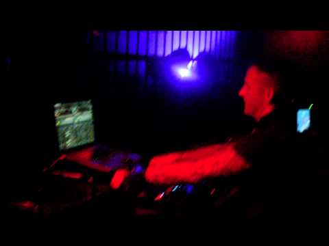 026 Torsten Kanzler Live @ 7 Jahre Ostfunk 13.11.2010 (Tresor & Maria).MP4