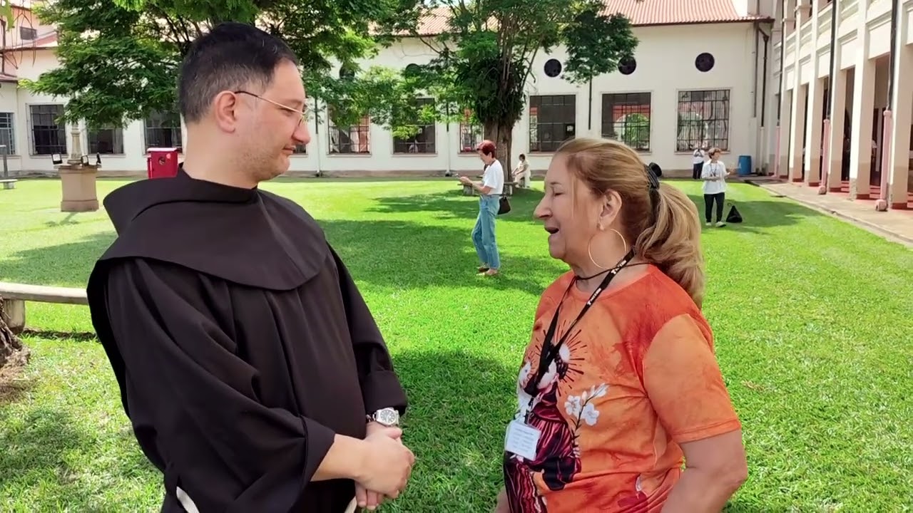 [Benfeitores franciscanos participam de retiro no final de semana]