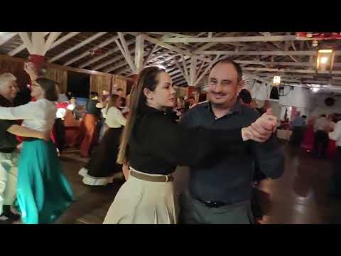 Baile no CTG Sentinela da Fronteira de Capanema/PR , Animação Foi Com Os Bertussi.