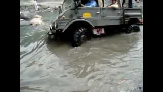 preview picture of video 'Unimog in deep blue'