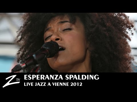 Esperanza Spalding - Crowned & Kissed - LIVE HD