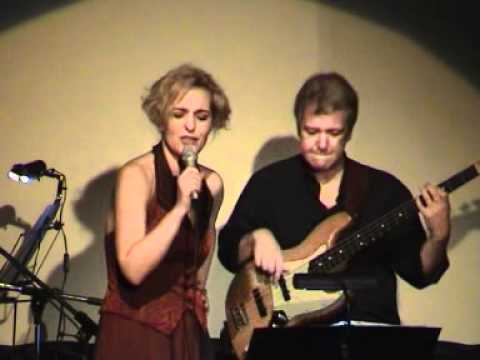 Helikopter w brzuchu (Flugzeuge im Bauch) - Celina Muza