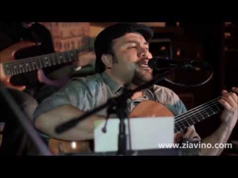 Esc&uacute;chame - Willie Ziavino & C.O.T. Band