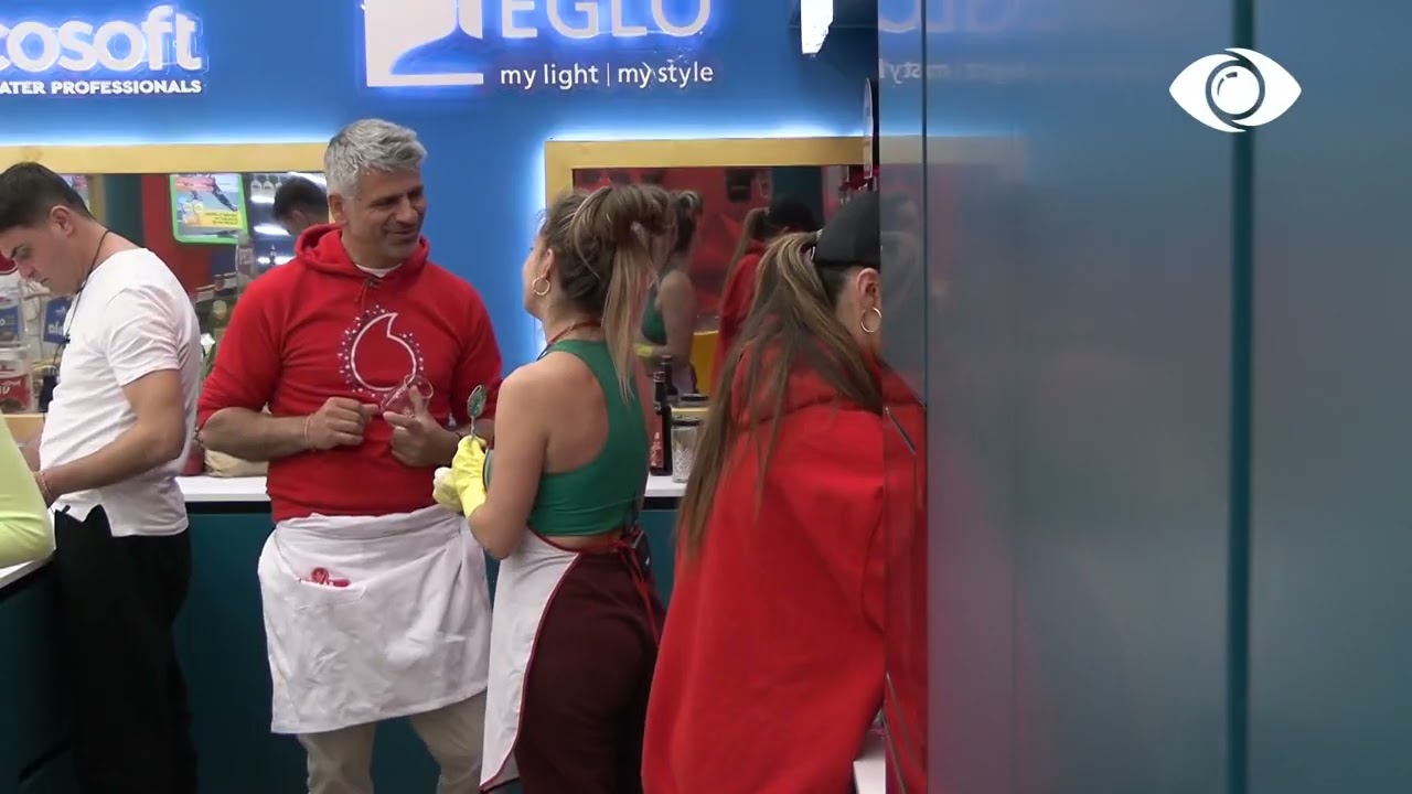 Po ti je atje ku jam unë?/Olta dhe Qetsori komunikojnë me kode