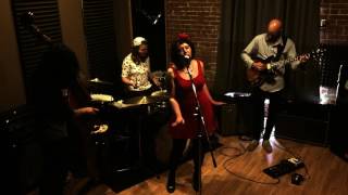 Pearl Allure - Breakin&#39; Hearts