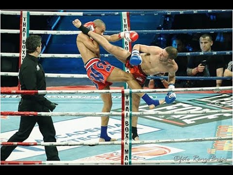 Razvan Sandulache vs Ricu Beleniuc , Muay Thai Torino 2015