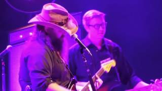 Chris Stapleton sings &quot;Nothing Compares 2 U&quot;