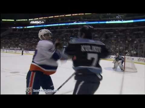 Blake Comeau vs Dmitry Kulikov Mar 19, 2011