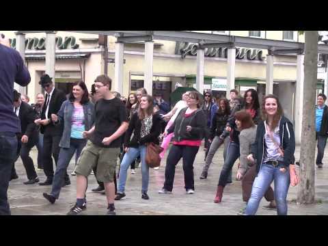 FlashMob Blues Brothers Helmut