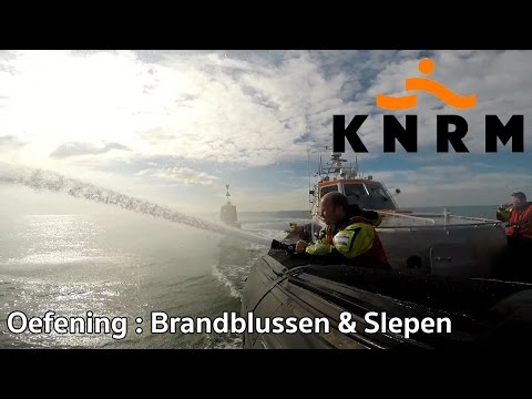 KNRM HvH pompen en slepen beoefend