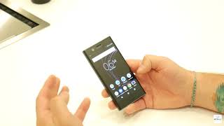 Sony Xperia XZ1 Compact Black - відео 1