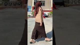 Download lagu Contoh Model Outfit Pakaian Seragam pramuka buk Guru cantik mp3