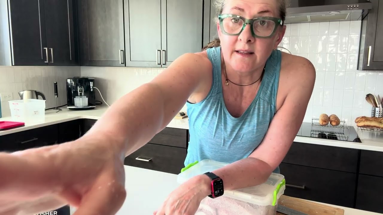 Amanda Visser YouTube review of the Kalahari Khabu Biltong Boss