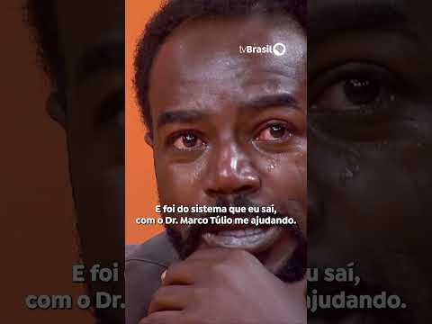 Jonathan Azevedo compartilha um relato emocionante sobre como o 'Nós do Morro' transformou sua vida