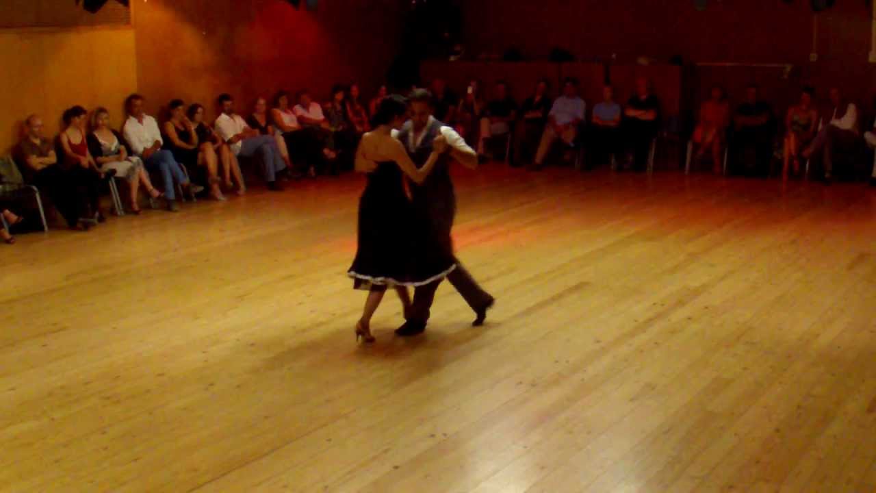 Carmen Hergos junto a Claudio Cardona en Barcelona  "La Bruja"