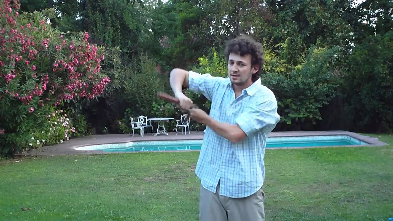 Horizontal armpit nunchaku strike