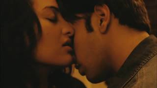 Sonakshi Sinha  The only kissing scene  LOOTERA ki