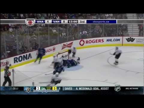 Ryan Getzlaf vs Mike Duco Sep 24, 2011