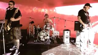 Black Bull Fuzz -  Prehistoric Dog (Red Fang cover)