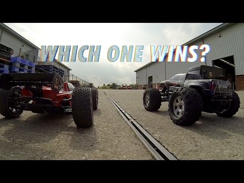 Savage FLUX vs Trophy Truggy FLUX