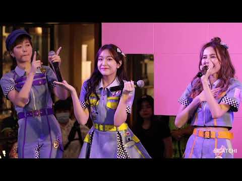 [FANCAM] 200208 Mewnich BNK48 - Koisuru Fortune Cookie @ The finest Gifts of love