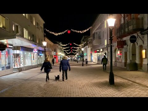 Sweden small town walks: Nyköping city center after dark