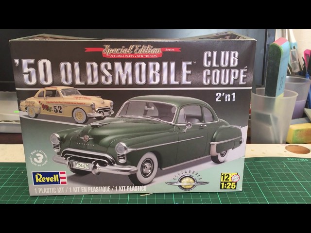 Revell /'37 Ford Panel Delivery Truck 1//25th Scale Kit 85-4930