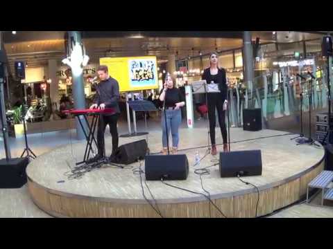 VALTTERI NIEMINEN TRIO SELLON LAVALLA