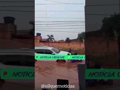 CARRO DE PREFEITA EM FLORESTA DO ARAGUAIA, PARÁ FICA PRESO EM ATOLEIRO APÓS TEMPORAL 