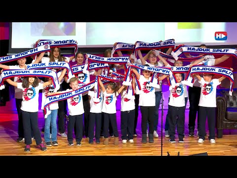 Saša Antić i Dječji zbor "Srdelice" - Ja ne mogu drugo nego da ga volin