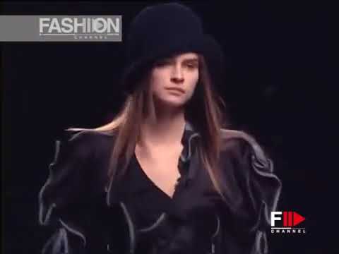 VIVIENNE WESTWOOD Spring/Summer 2003