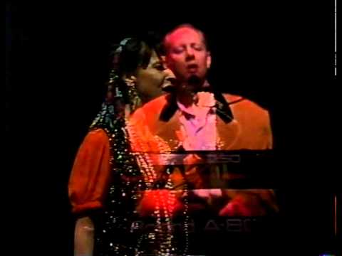 Joe Jackson & Mindy Jostyn - It's different for girls - Live in Sydney, 1991 (2 of 17)