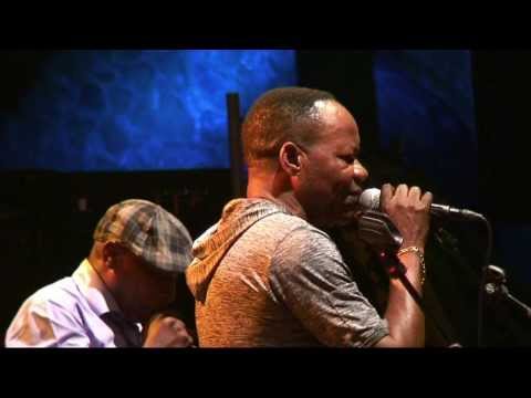 4 Etoiles - Ayant Droit - LIVE at Afrikafestival Hertme 2010