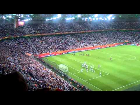 Frankreich - Deutschland 2-4 (FIFA Frauen WM 2011) Die Deutschen Frauen  werden Gefeiert .