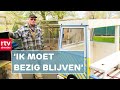 Jan bouwt unieke kippenhokken als 'medicijn' tegen Parkinson | RTV Drenthe