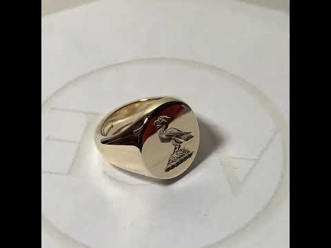 9ct Yellow Gold Oval Family Crest Signet Ring #ring #ukjewellery #jewelry #acejewellery