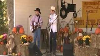 Pepper & Lee Live-Women Make A Fool Out Of Me-Merle Haggard