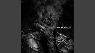 Kadr z teledysku Left Behind tekst piosenki Saint Asonia