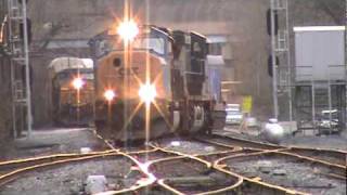 preview picture of video 'csx marc 3 train meet point of rocks maryland'